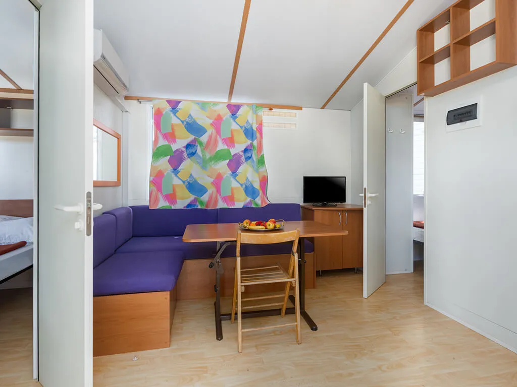 brioni-sunny-camping-mobile-home-lavanda-interior-4
