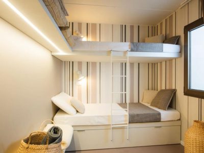 camping-papafigo-mobile-home-bedroom-2