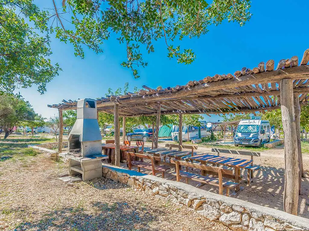 camping-terra-park-phalaris-grill-zone