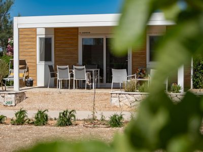 campsite-terra-park-phalaris-mobile-home-pinus-holiday-home-exterior-terrace