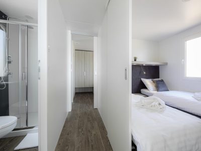 terra-park-phalaris-island-pag-mobile-homes-marinus-interior-bedroom-bathroom