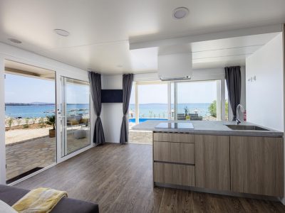 terra-park-phalaris-island-pag-mobile-homes-marinus-interior-with-seaview