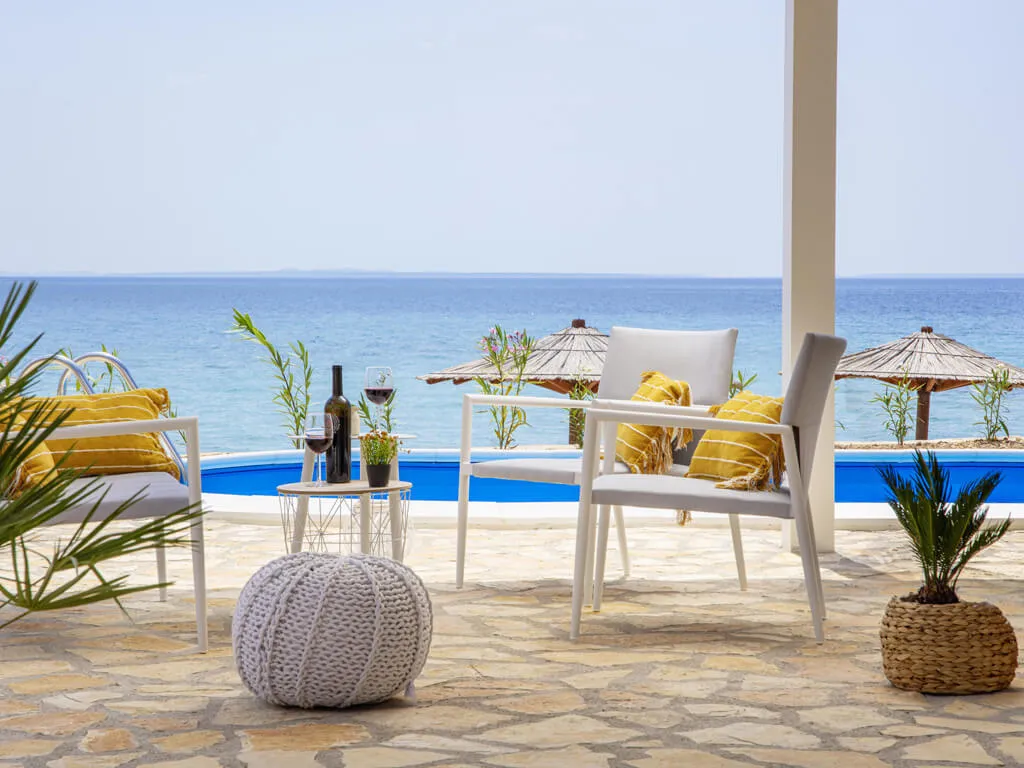 terra-park-phalaris-island-pag-mobile-homes-marinus-lounge-chairs-on-the-terrace