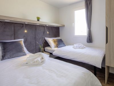 terra-park-phalaris-island-pag-mobile-homes-marinus-twin-bedroom