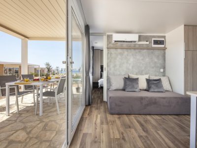 terra-park-phalaris-island-pag-mobile-homes-pinus-outdoor-terrace-and-interior