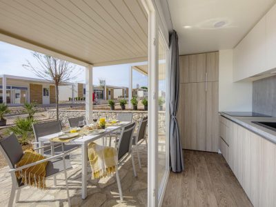 terra-park-phalaris-island-pag-mobile-homes-tamaris-6-kitchen-with-terrace