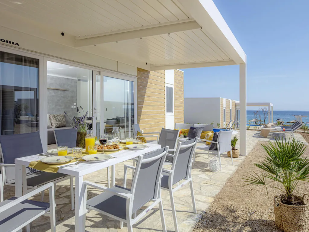 terra-park-phalaris-island-pag-mobile-homes-tamaris-6-with-pool-breakfast-with-seaveiw