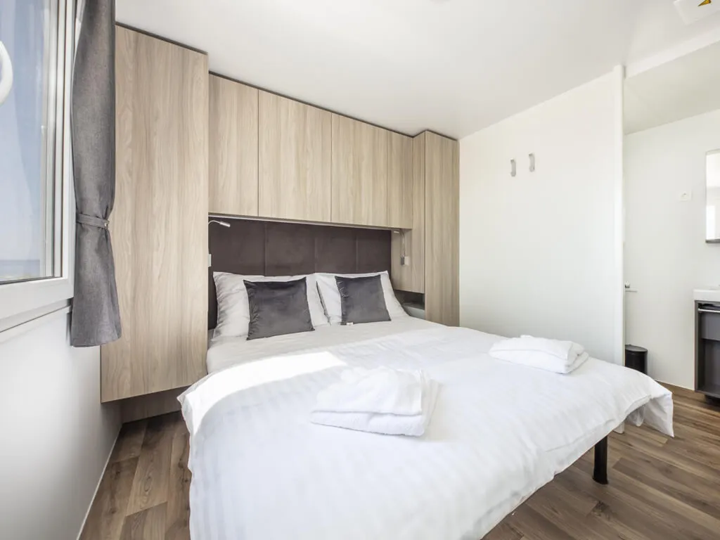 terra-park-phalaris-island-pag-mobile-homes-tamaris-6-with-pool-double-bedroom
