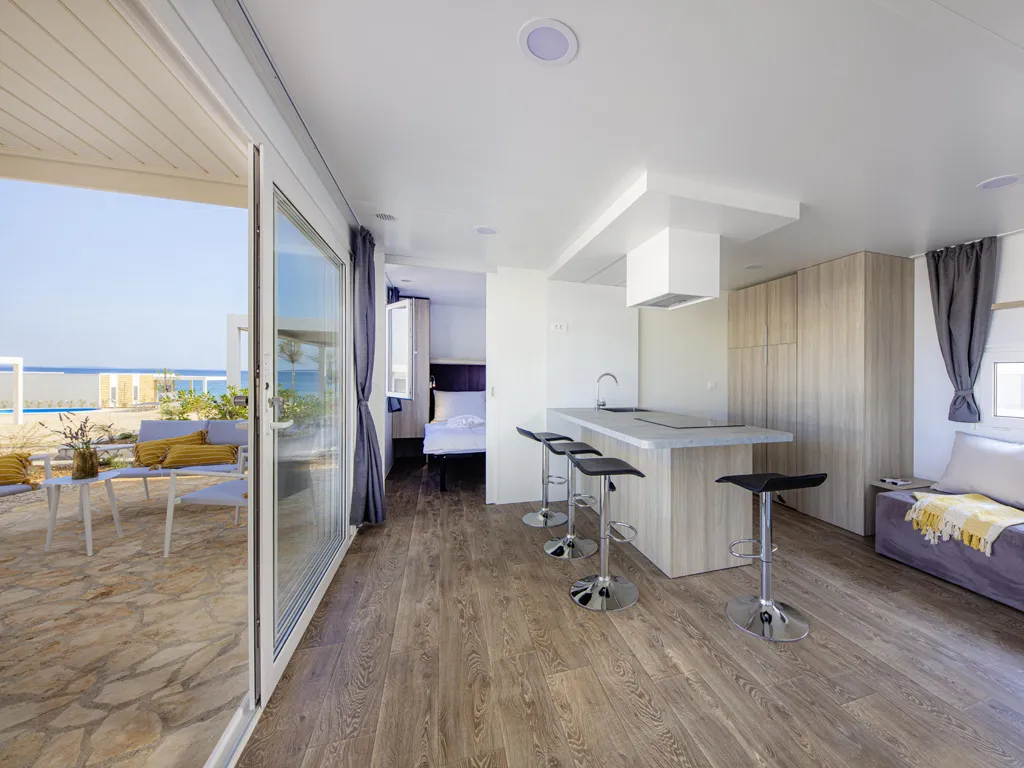 terra-park-phalaris-island-pag-mobile-homes-tamaris-interior-and-terrace-view