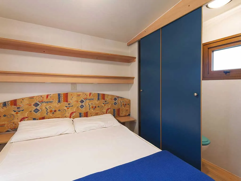 camping-village-poljana-mobile-homes-baia-comfort-bedroom
