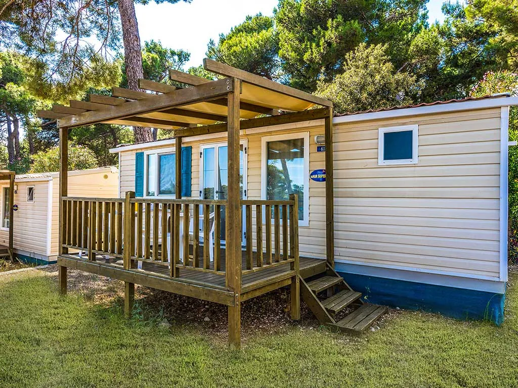 camping-village-poljana-mobile-homes-baia-superior-exterior-2