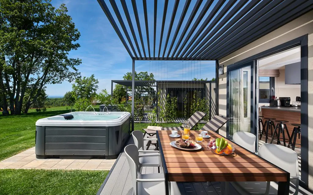 san-servolo-camping-resort-mobile-homes-agava-terrace-with-whirlpool
