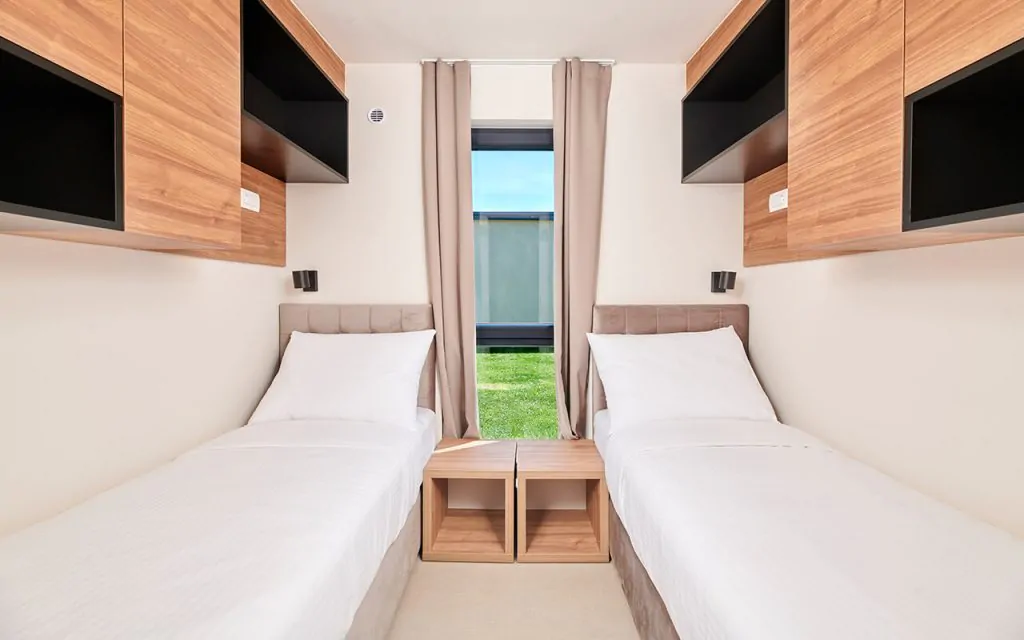 san-servolo-camping-resort-mobile-homes-agava-bedroom-ii