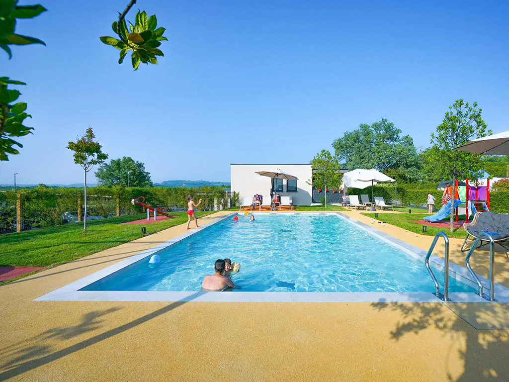 san-servolo-resort-pool-father-child