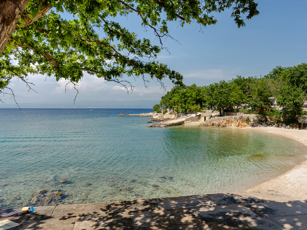 campsite-glavotok-exterior-beach-view