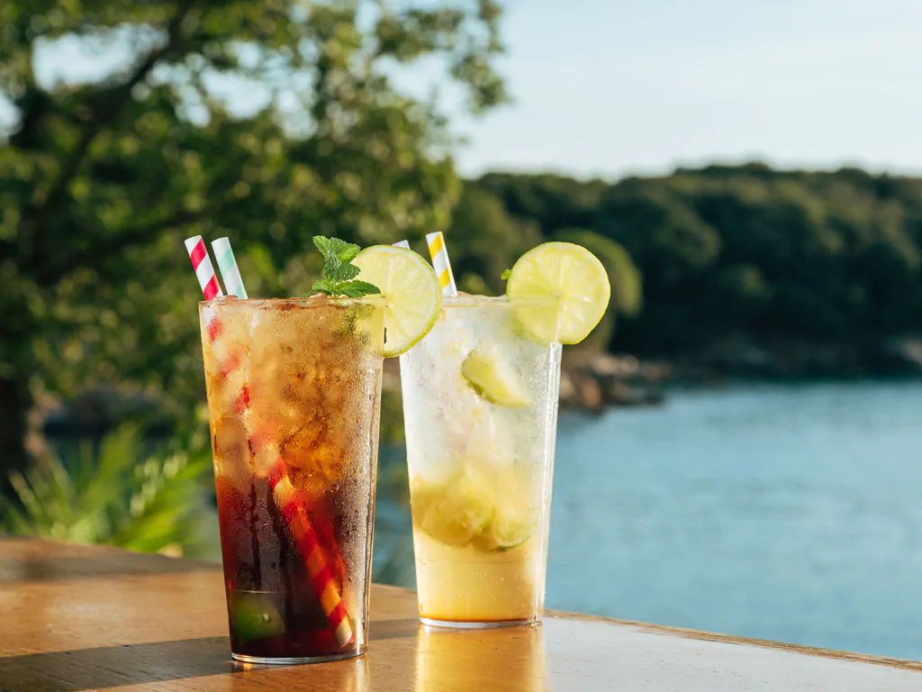 campsite-glavotok-exterior-cocktail-2