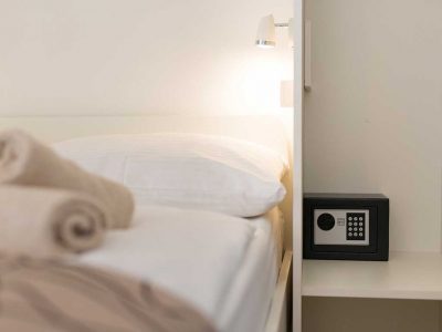 campsite-glavotok-villa-glavotok-bedroom-with-safw