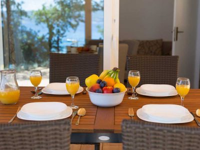 campsite-glavotok-villa-glavotok-dinning-area
