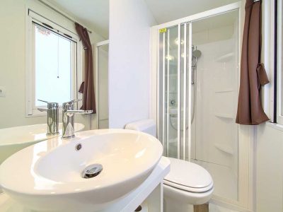 campsite-glavotom-mobile-homes-premium-bathroom