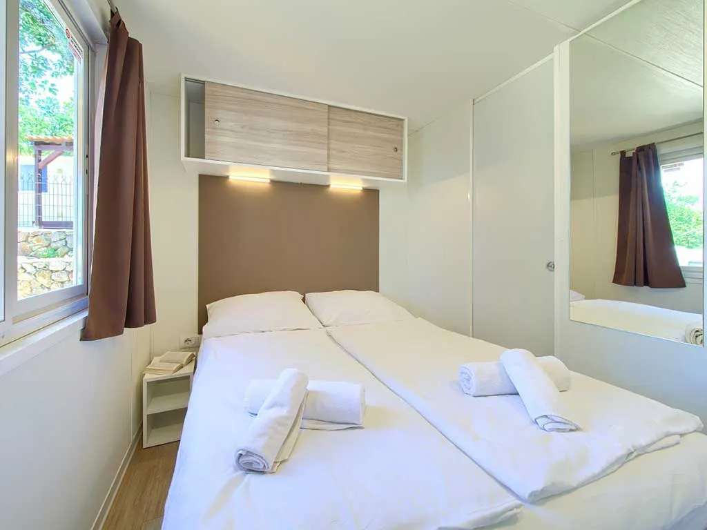 campsite-glavotom-mobile-homes-premium-bedroom-i