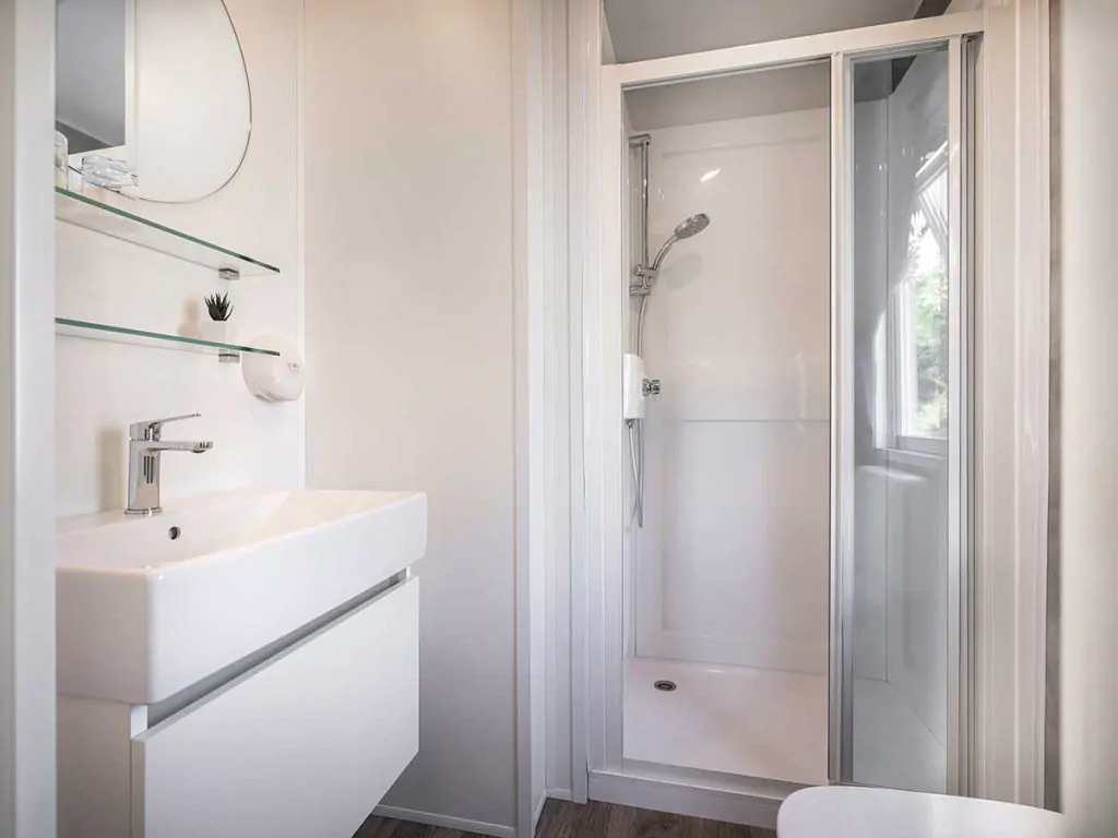 campsite-valkanela-premium-comfort-mobile-home-bathroom