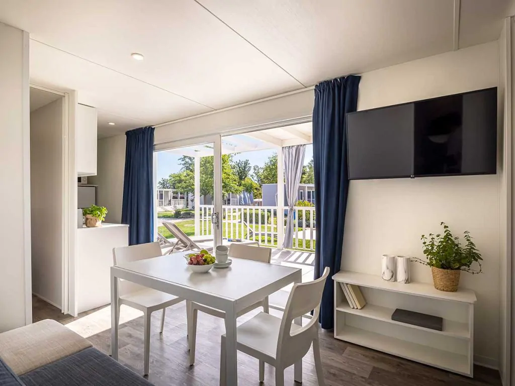 campsite-valkanela-premium-comfort-mobile-home-living-room