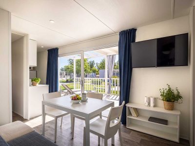 campsite-valkanela-premium-comfort-mobile-home-living-room