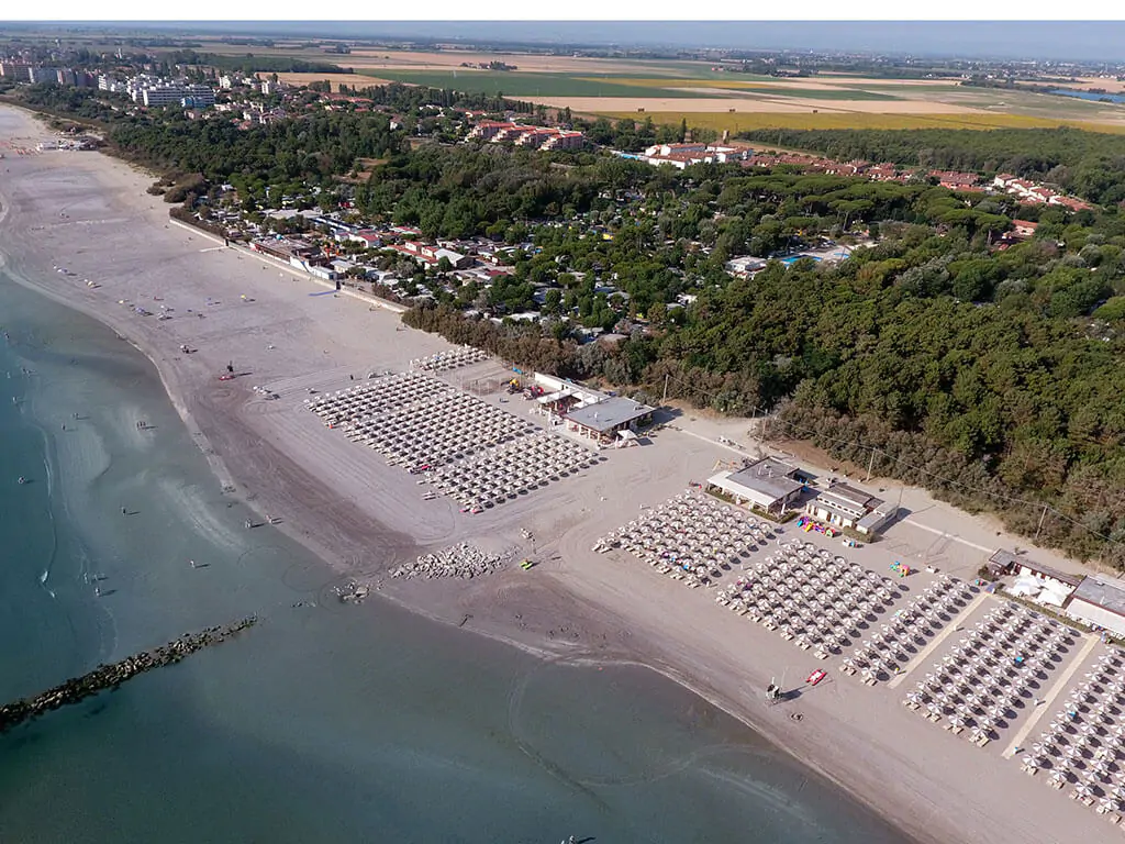 adriano-family-camping-village-beach-airview
