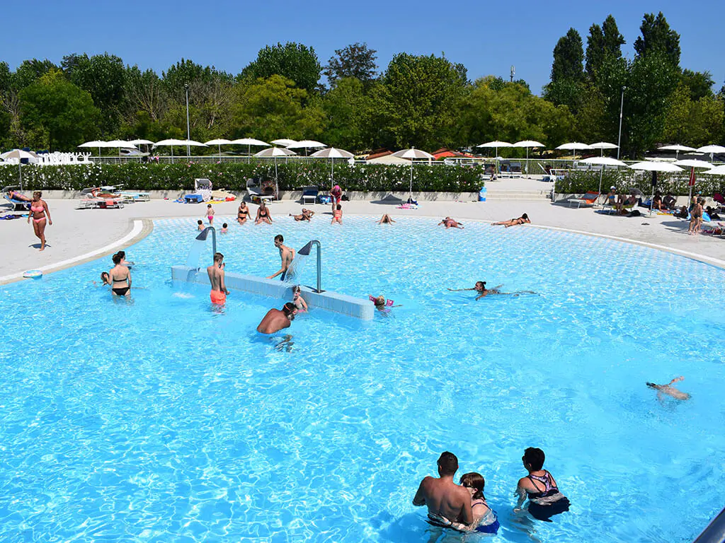 adriano-family-camping-village-pool-2