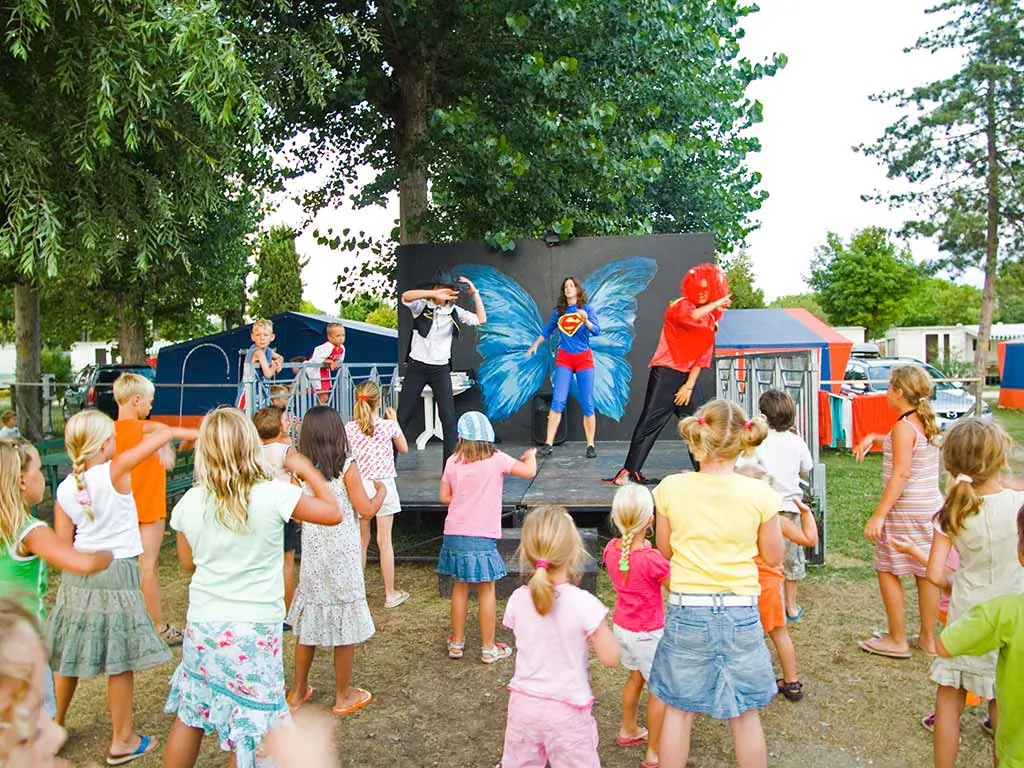 butterfly-camping-village-animation