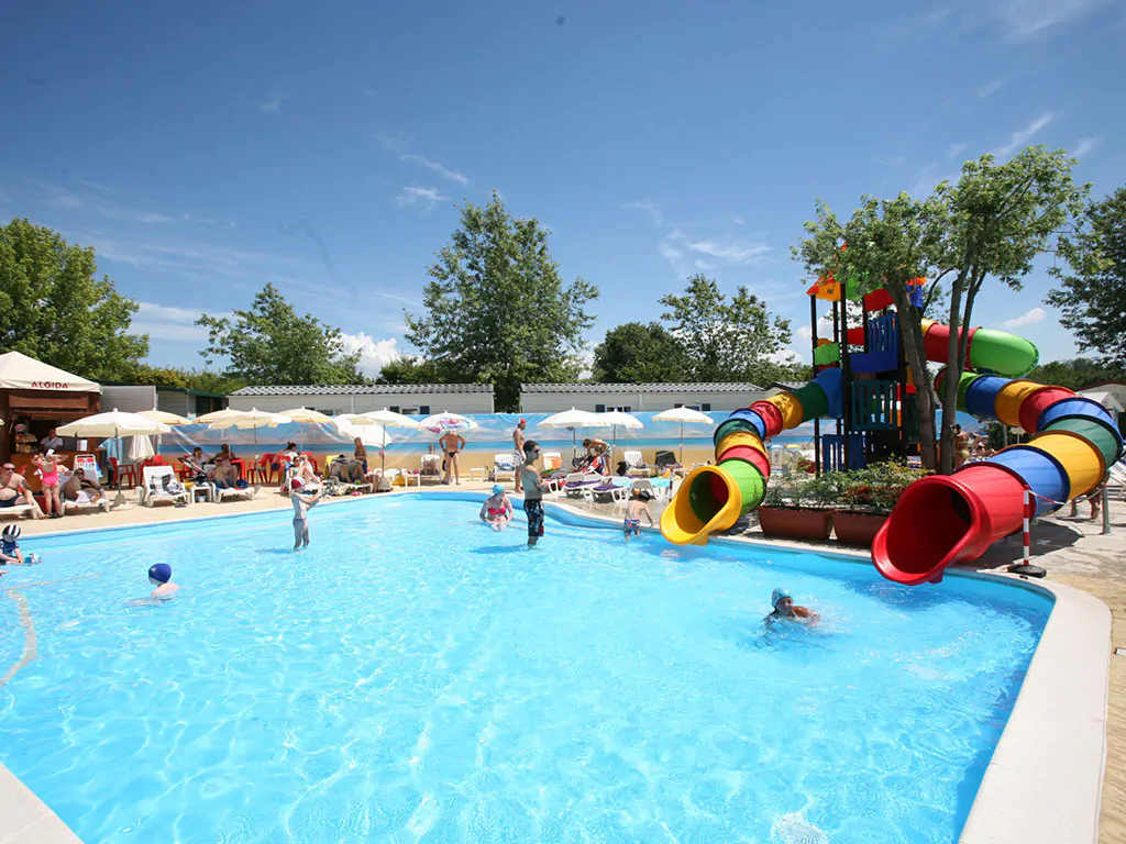 butterfly-camping-village-kids-pool