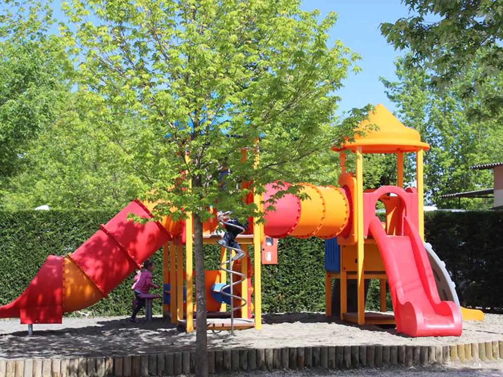 butterfly-camping-village-playground-3