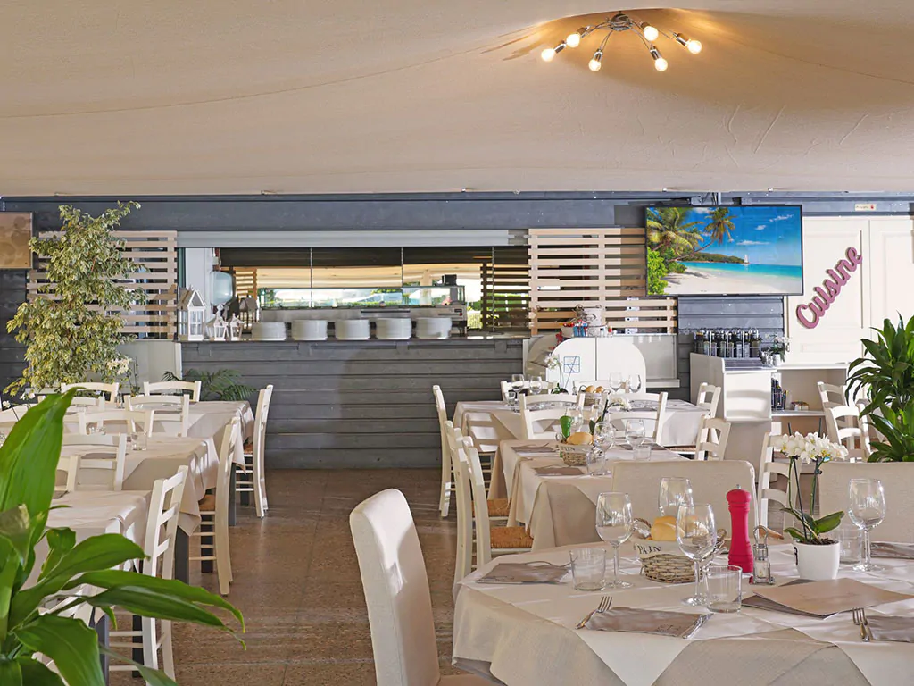 butterfly-camping-village-restaurant