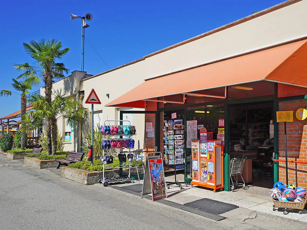 butterfly-camping-village-shop