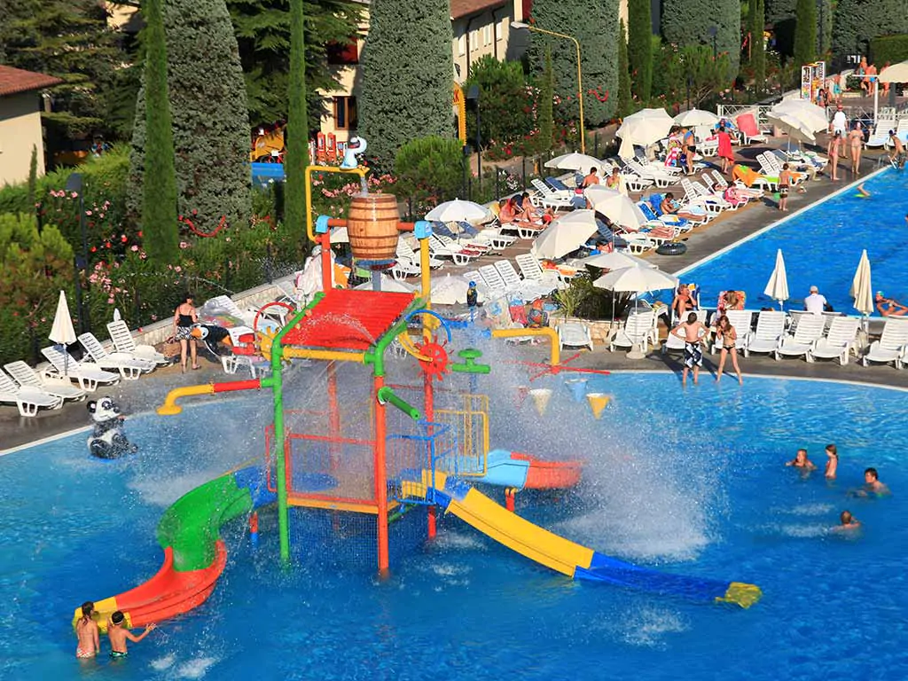 camping-bella-italia-pool-slides