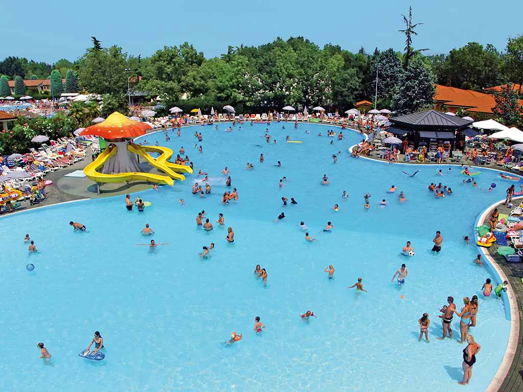 camping-bella-italia-pool