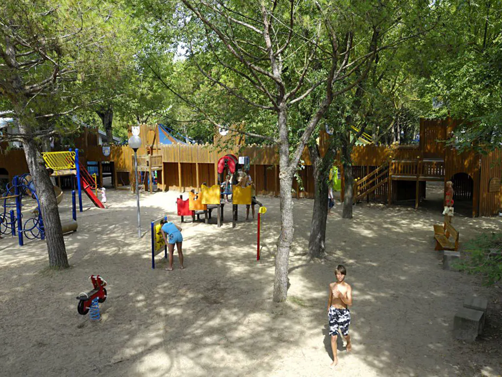 camping-ca-savio-playground