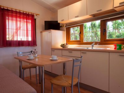 camping-capo-d-orso-mobile-home-baia-lux-interior