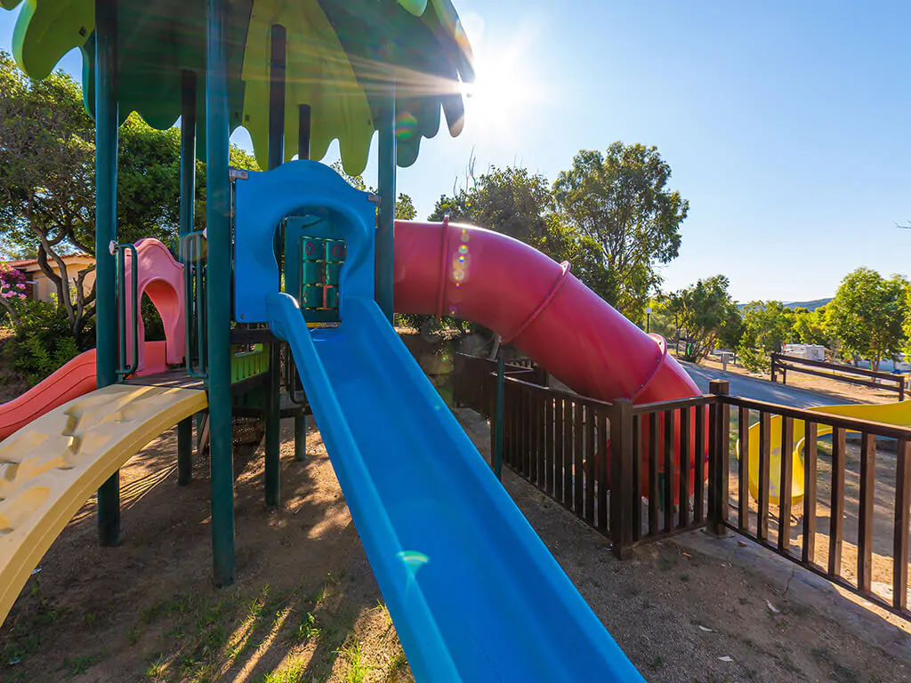 camping-capo-d-orso-playground