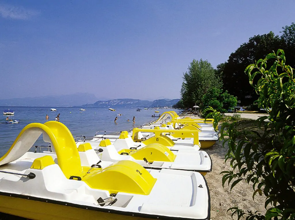 camping-cisano-san-vito-pedalboat