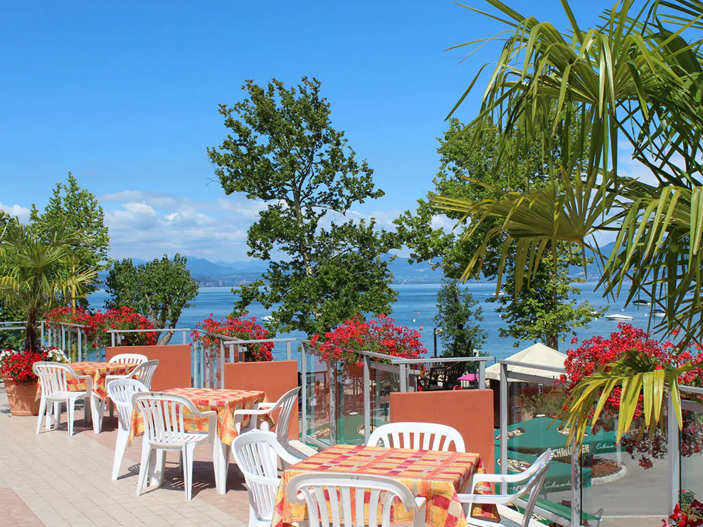 camping-cisano-san-vito-restaurant-terace