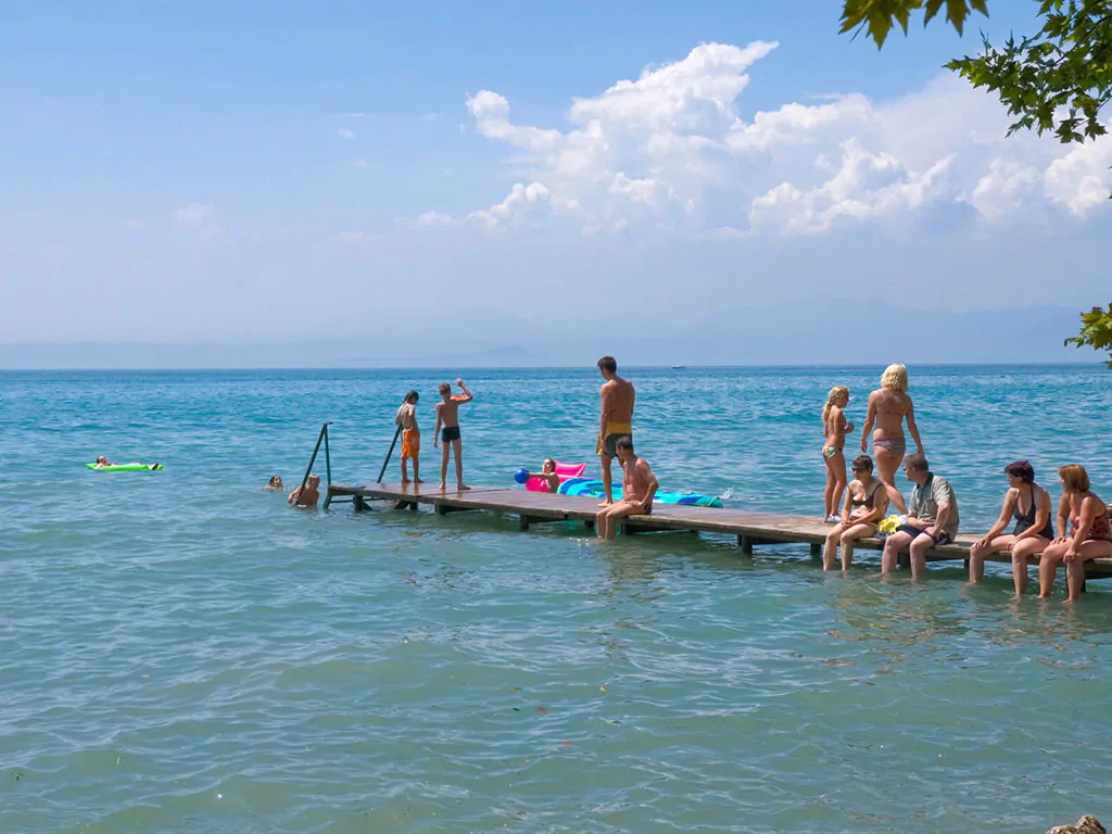 camping-cisano-san-vito-sea-people
