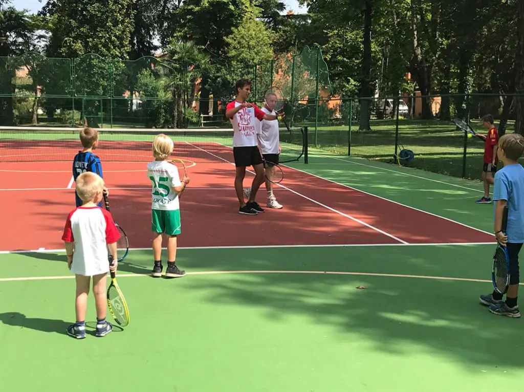 camping-cisano-san-vito-tennis
