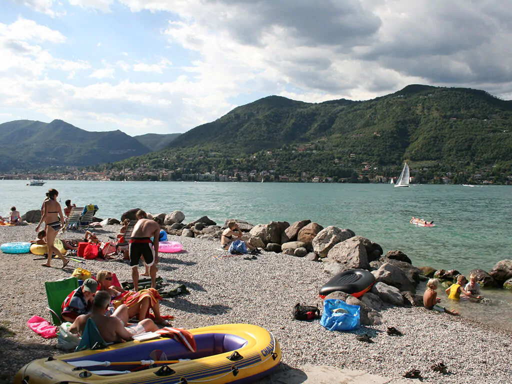 camping-eden-beach-2