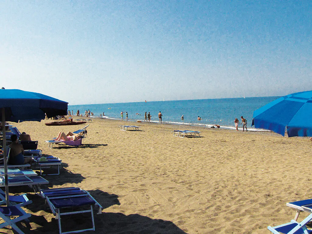 camping-free-beach-6