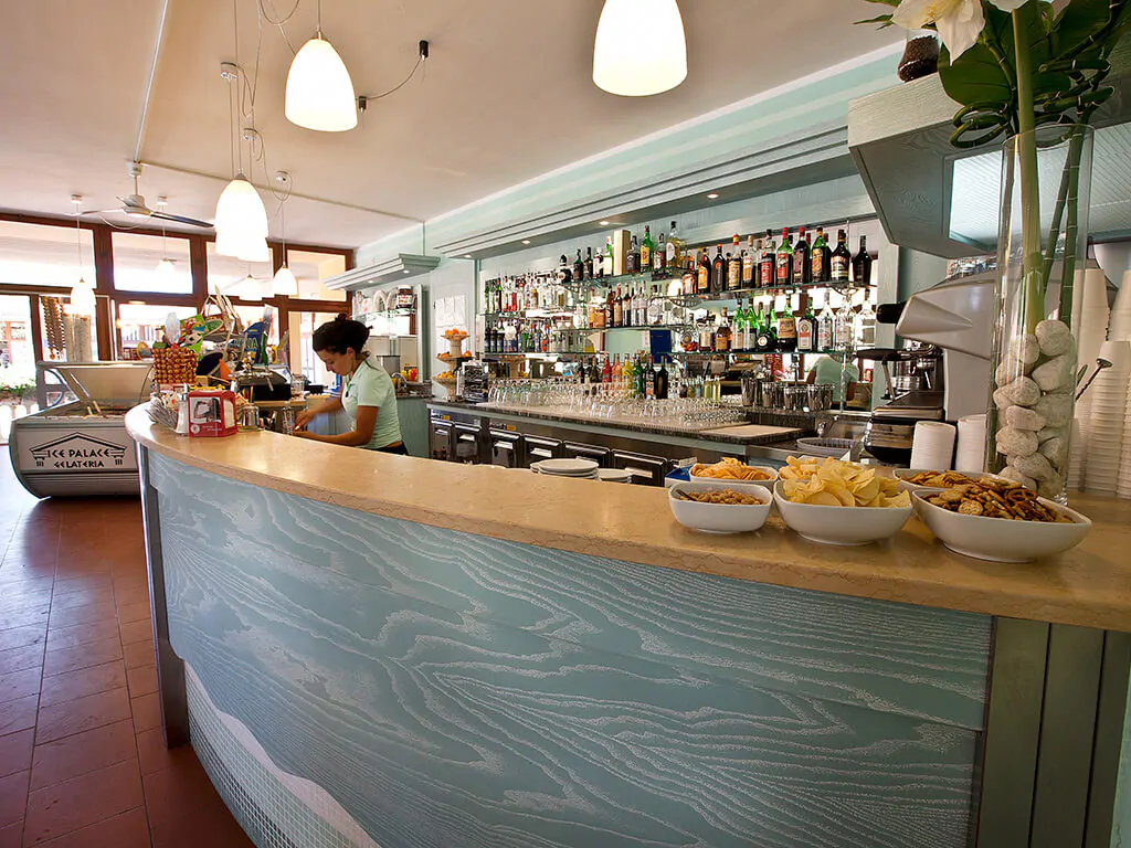 camping-free-beach-bar-2