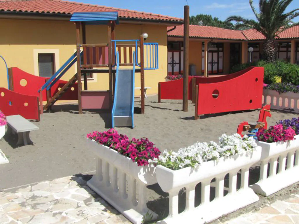 camping-free-beach-playground