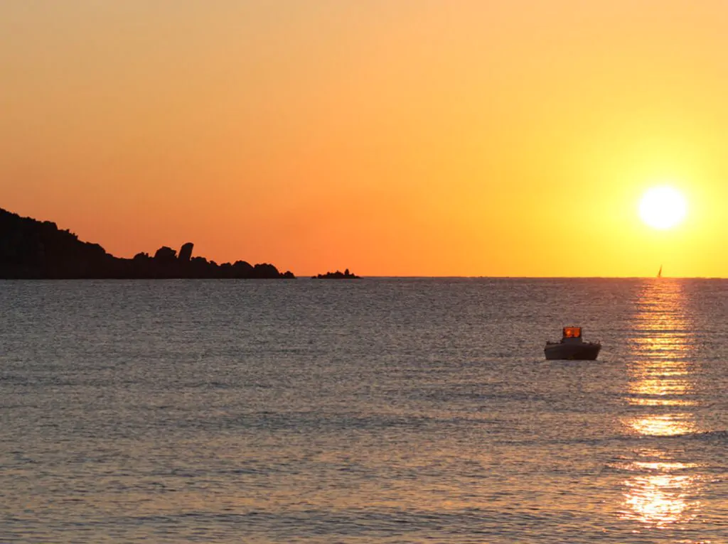 camping-iscrixedda-sunset