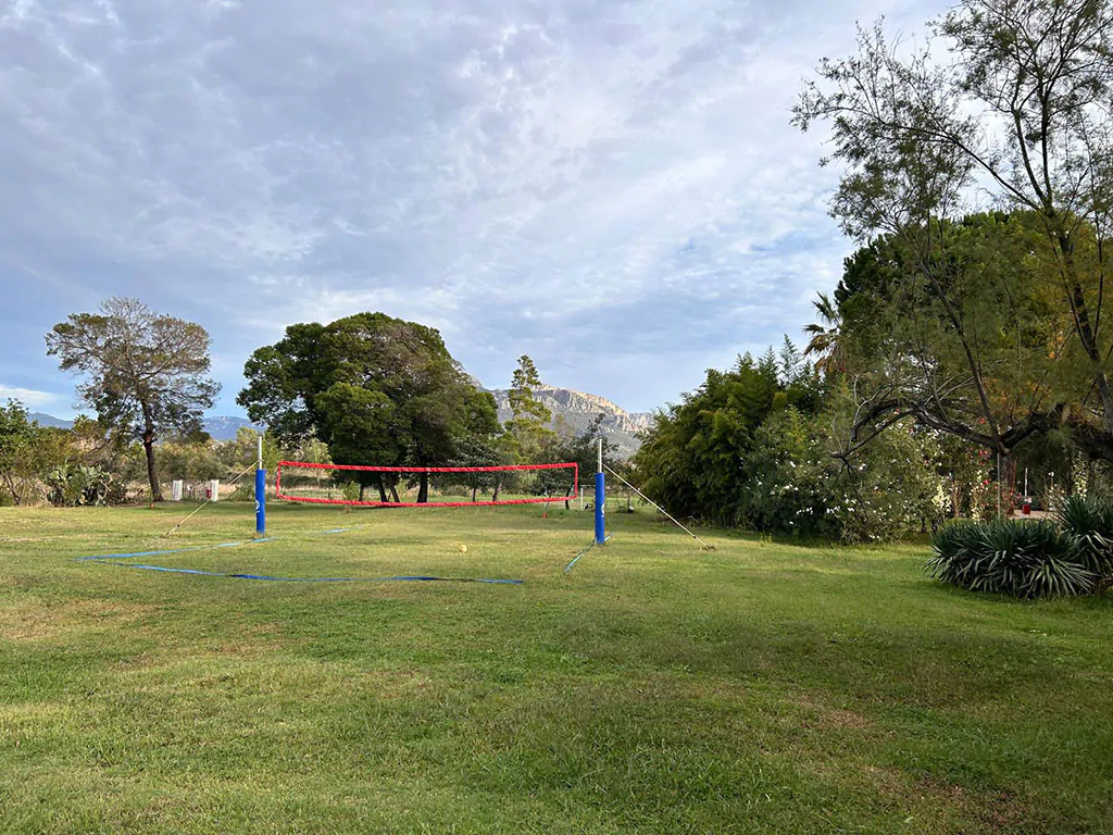 camping-iscrixedda-vollyball-ground