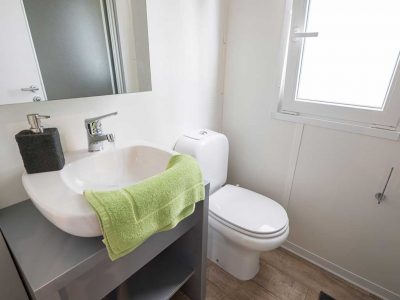 camping-isuledda-mobile-homes-baia-elite-bathroom